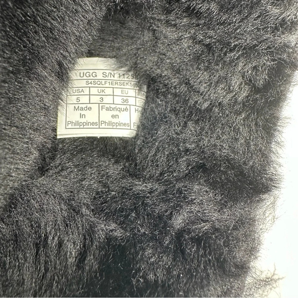 UGG Women's Aletheia Suede Boot in Black.  Sz: 5 - Picture 9 of 9